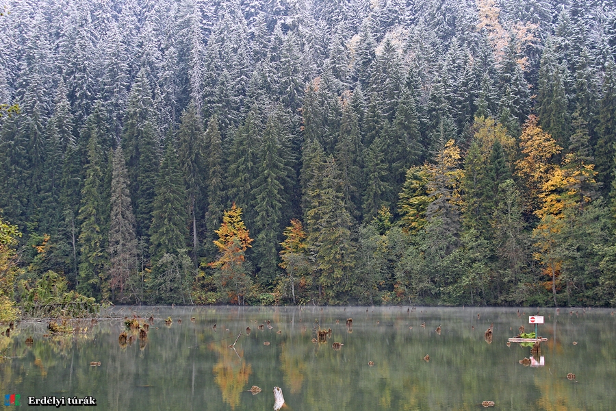Az őszi Gyilkos tó